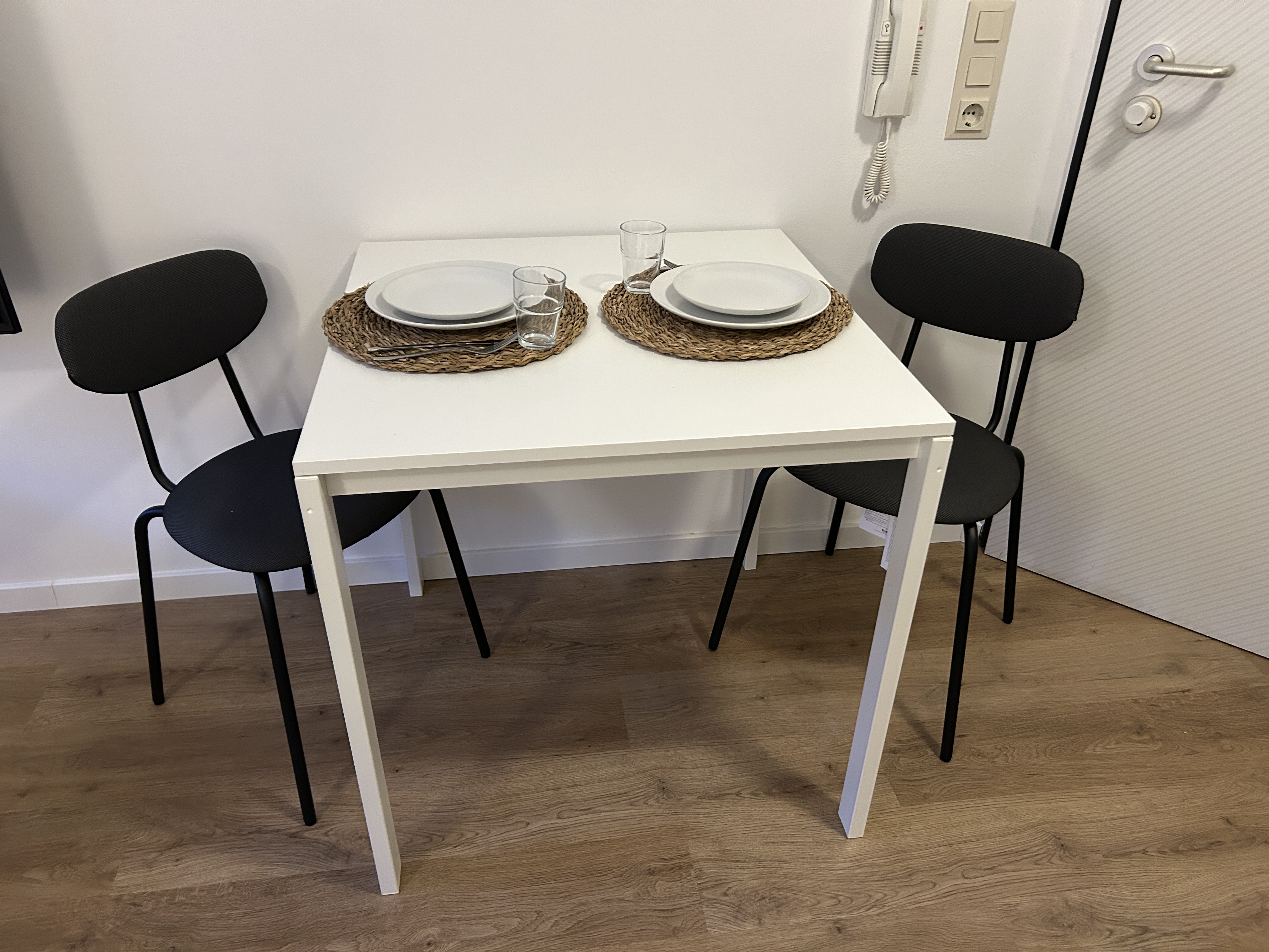 City Studio kitchenette with cooking facilities